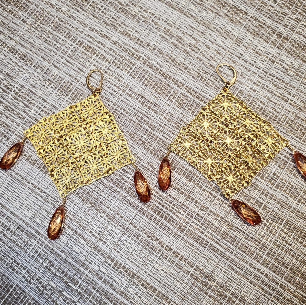 Gold and citrine stone earrings